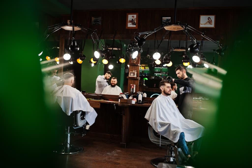 25+ Innovative Barbershop Design Ideas 
