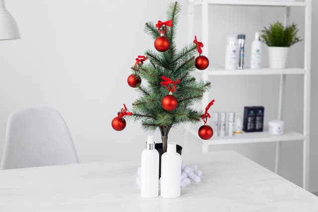 7 Holiday Season Marketing Ideas for Salons — With a Twist