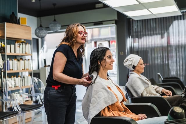 Stop Explaining Your Prices: Why Confidence is the New Business Strategy 