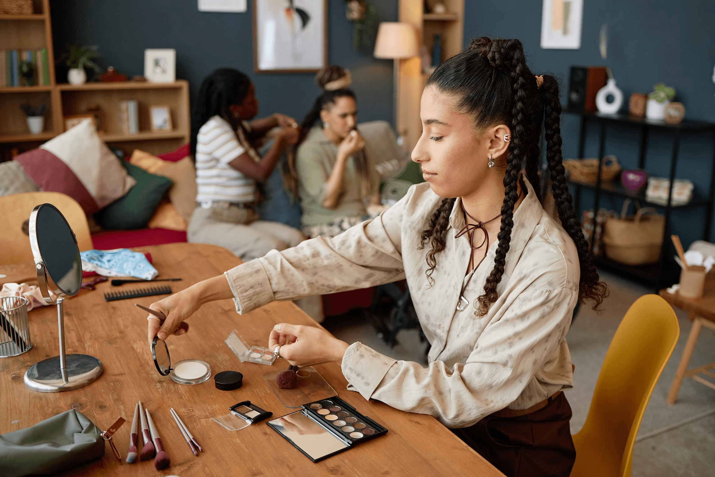 11 Side Hustles for Beauty Pros (That Are Actually Worth It)